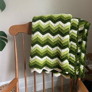 Handmade green & white zigzag blanket